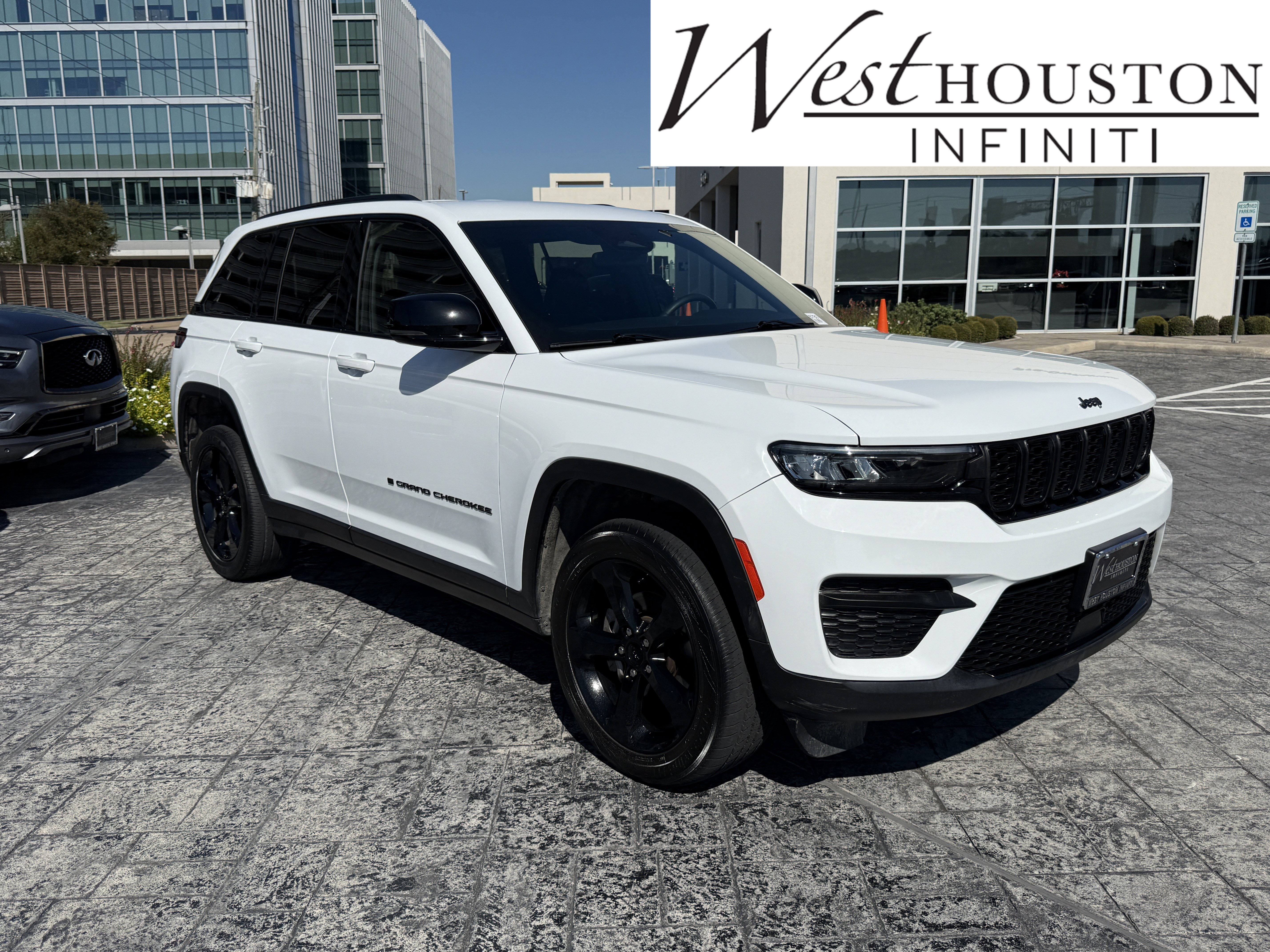 Used 2023 Jeep Grand Cherokee Altitude