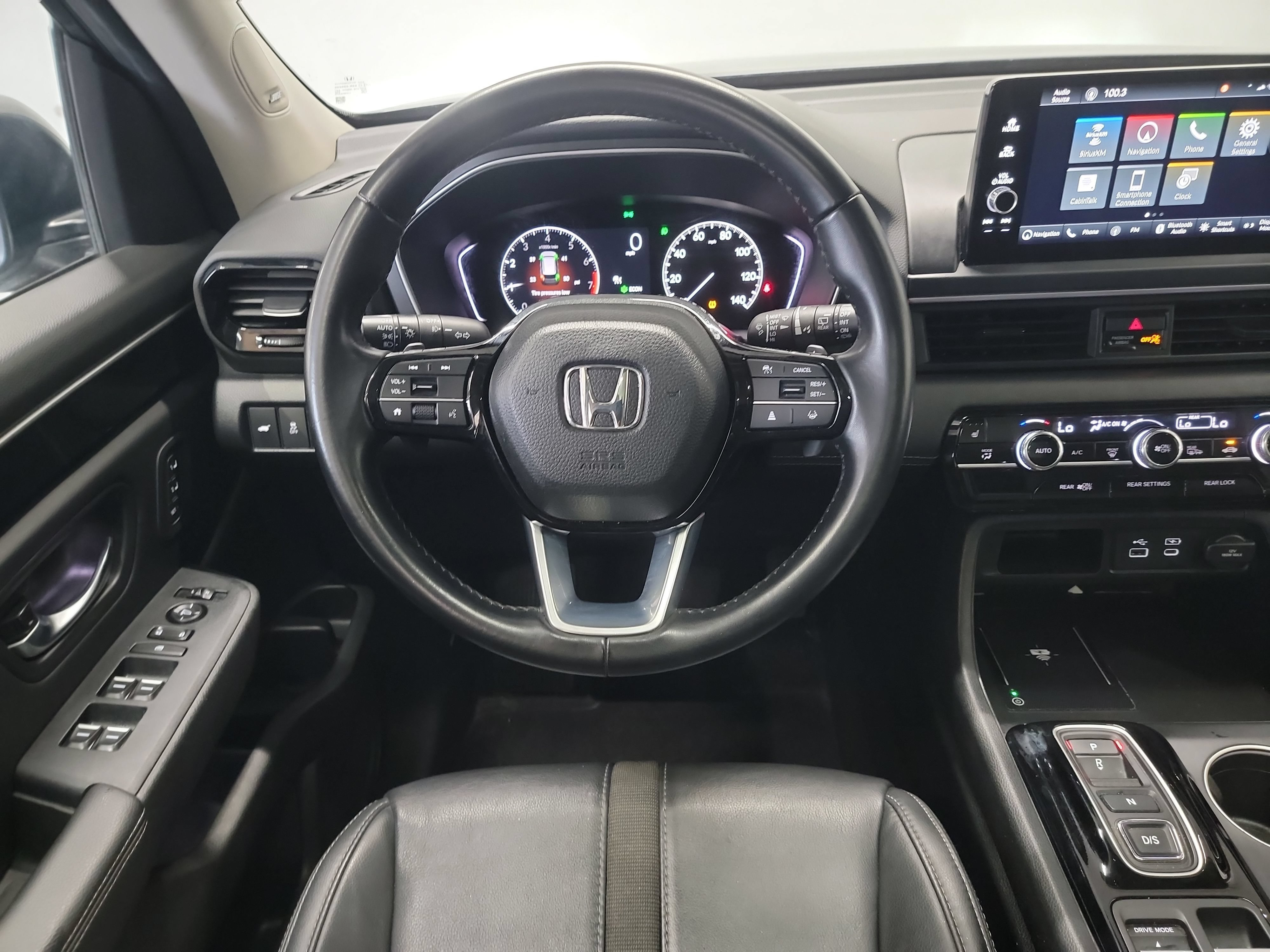 Used 2025 Honda Pilot Touring image 16