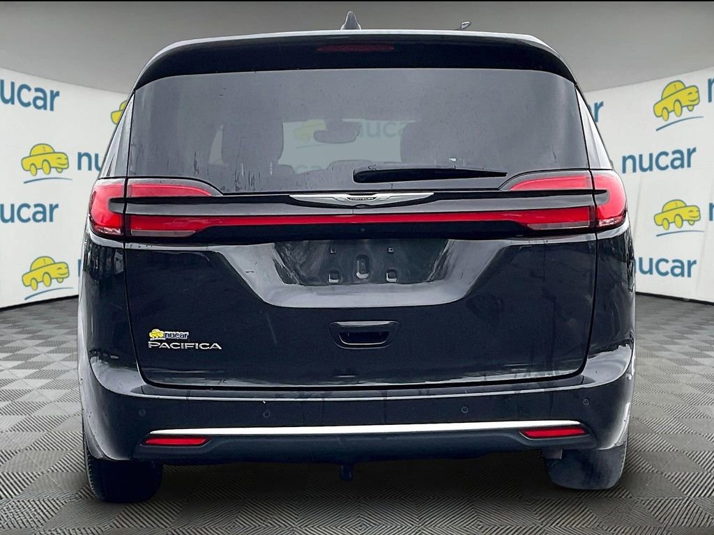 Used 2023 Chrysler Pacifica Touring-L FWD image 5