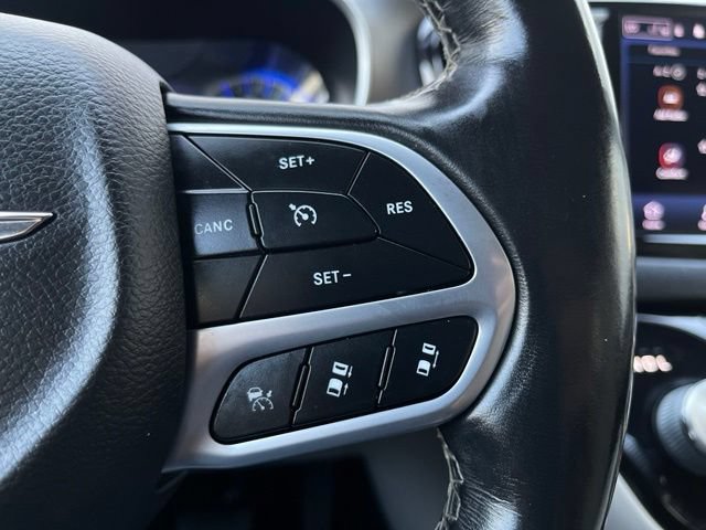 Used 2021 Chrysler Pacifica Touring-L FWD image 15