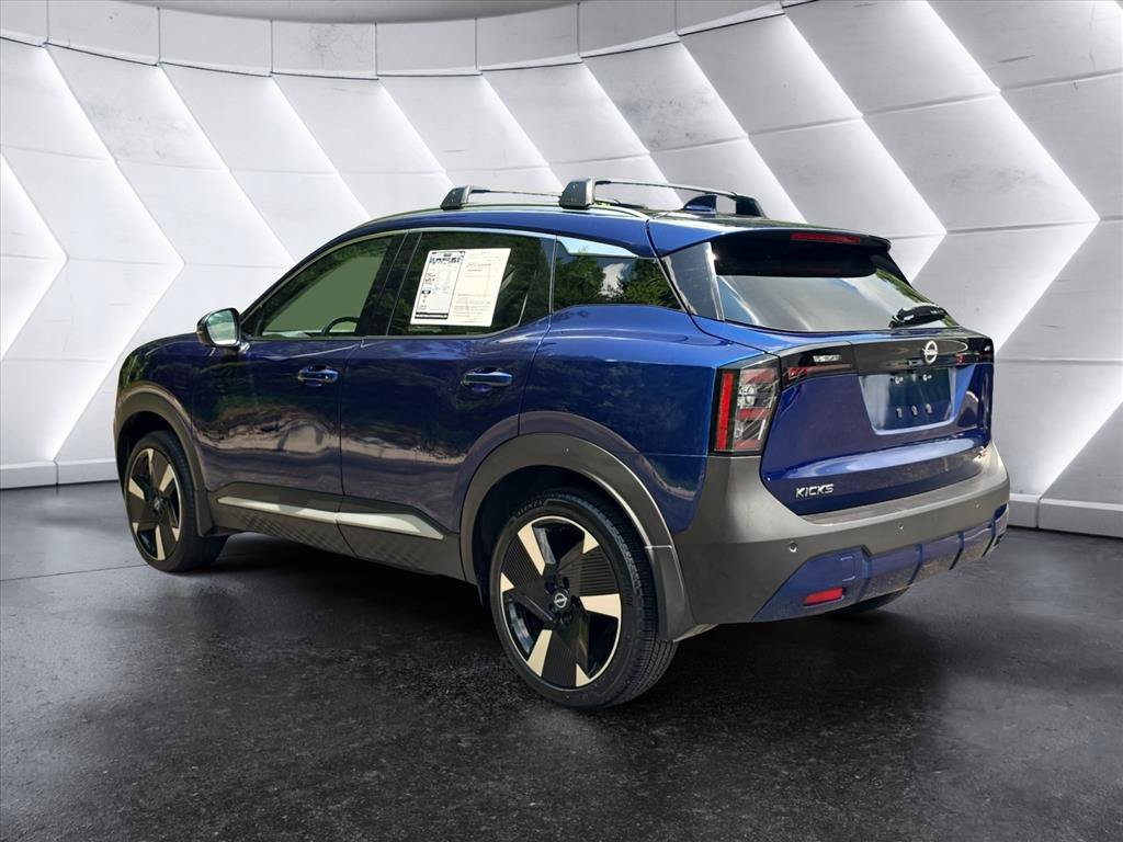 Used 2025 Nissan Kicks SR FWD image 3
