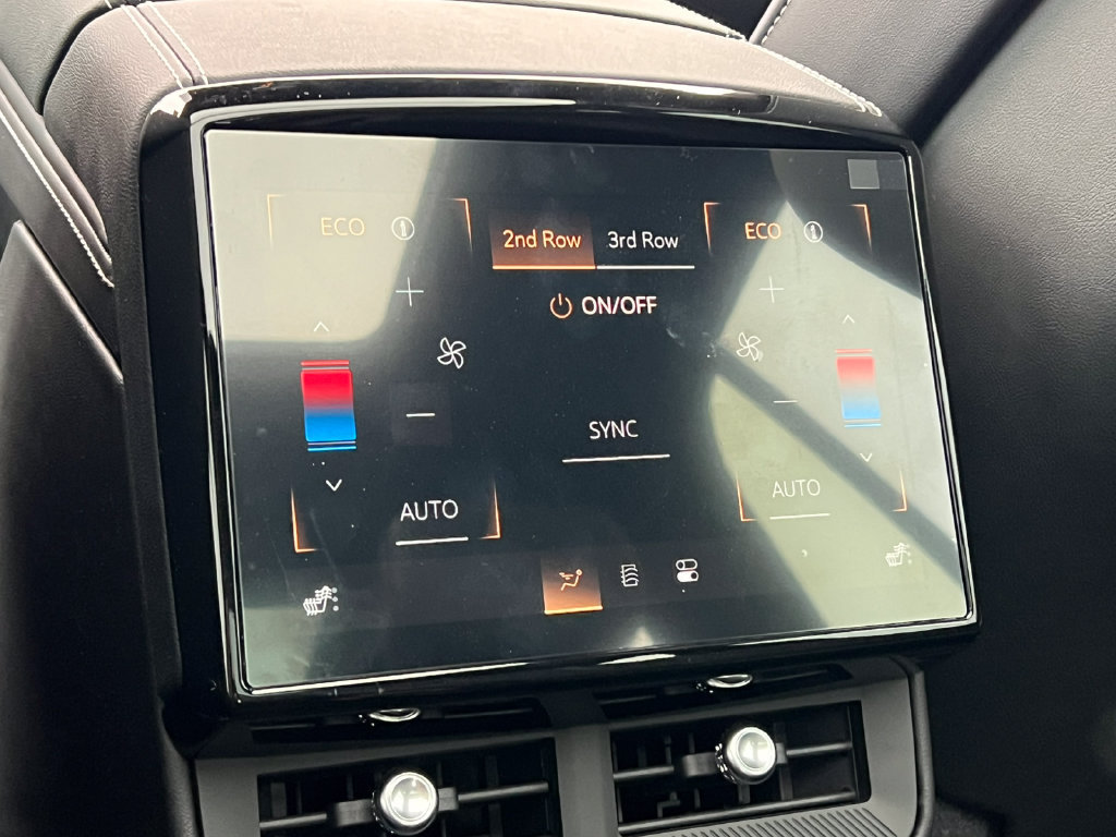 New 2027 Cadillac Vistiq Sport w/ LPO, Floor Liner Package AWD/4WD image 29