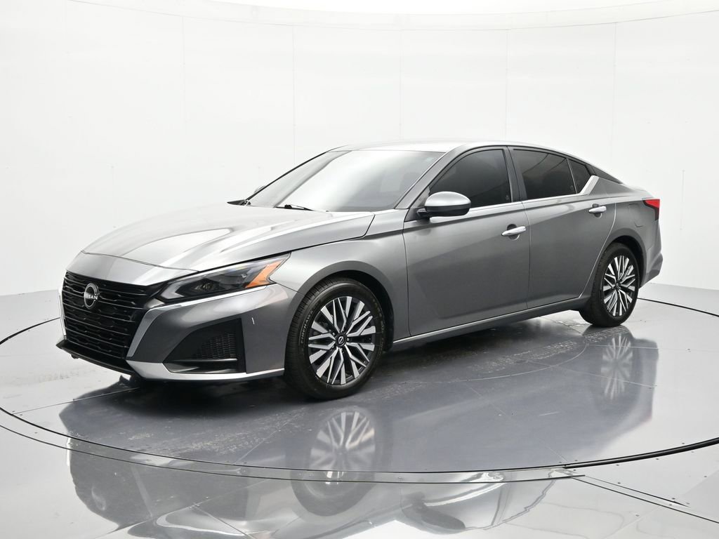 Used 2023 Nissan Altima 2.5 SV image 1