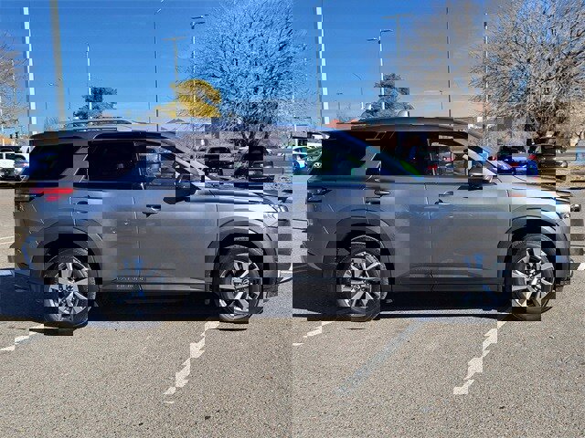 Certified 2024 Nissan Pathfinder SL image 2