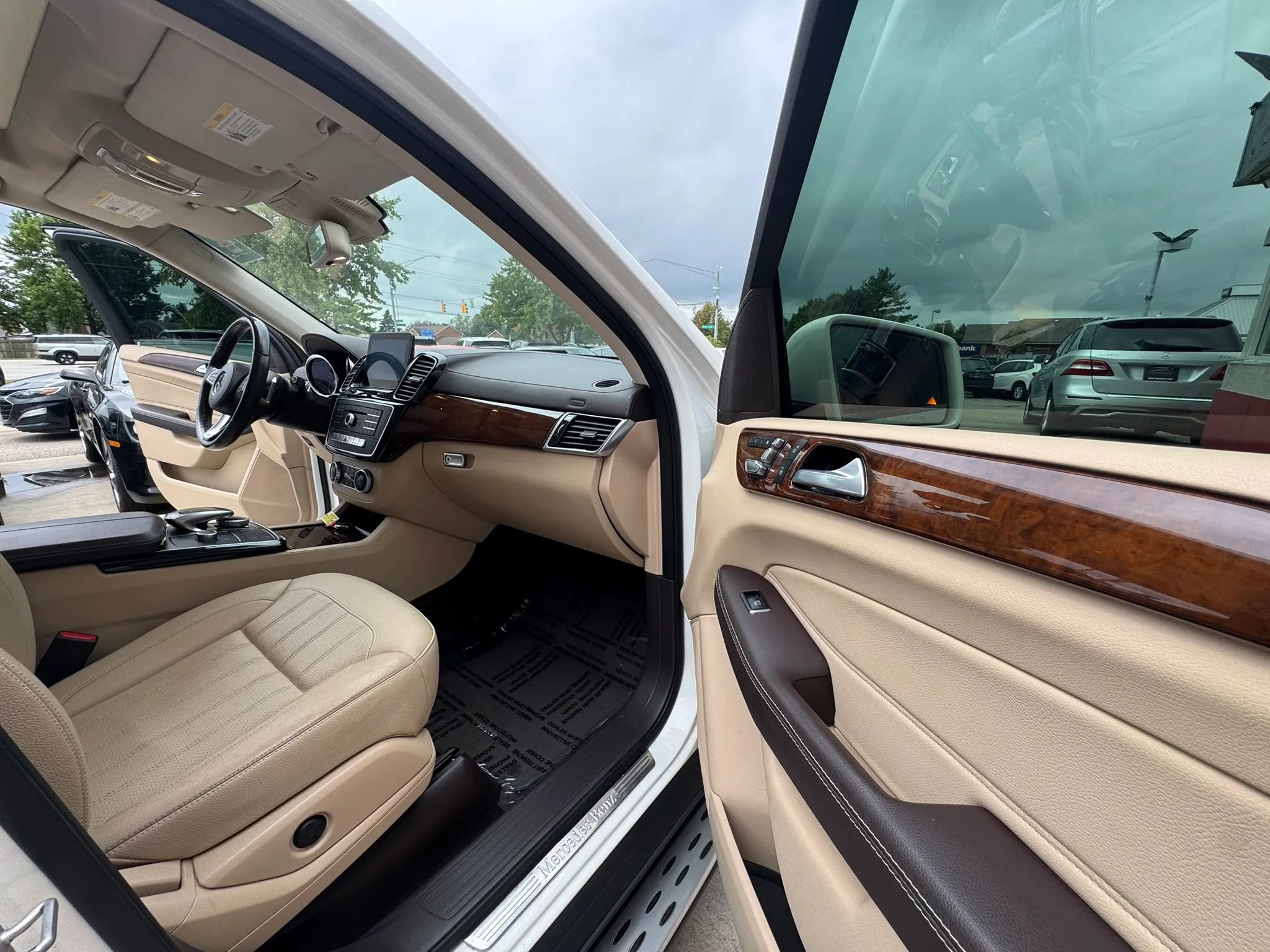 Used 2018 Mercedes-Benz GLS 450 4MATIC image 15