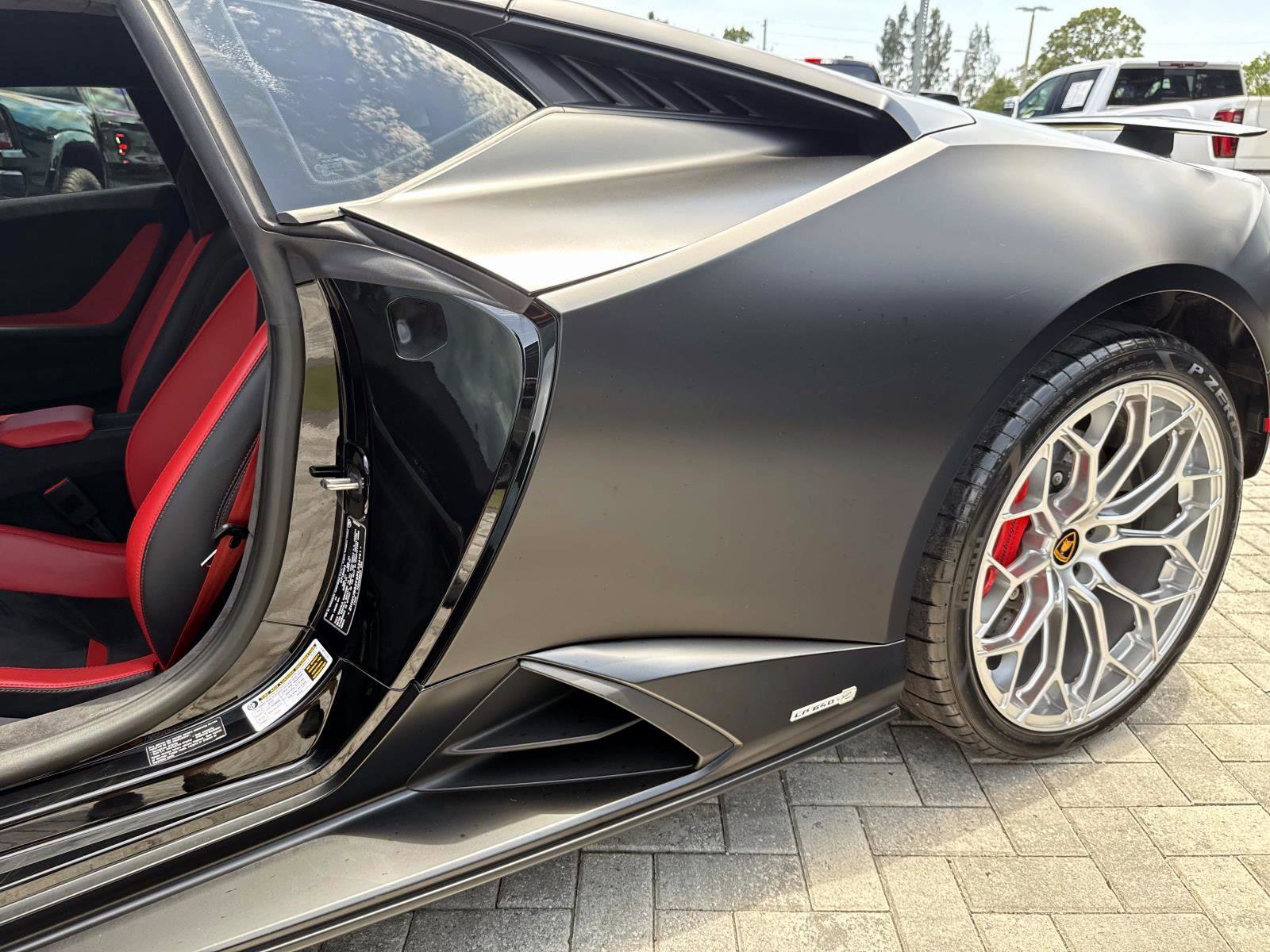 Used 2023 Lamborghini Huracan Tecnica RWD image 13