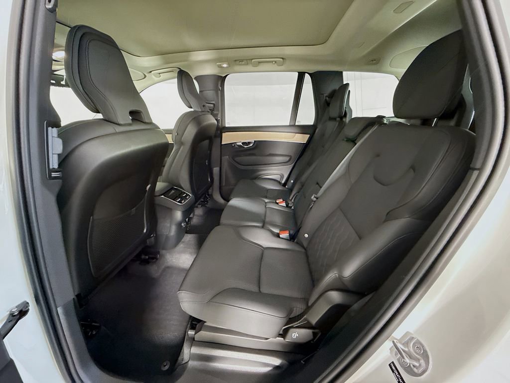 Certified 2026 Volvo XC90 B5 Plus w/ Protection Package image 26
