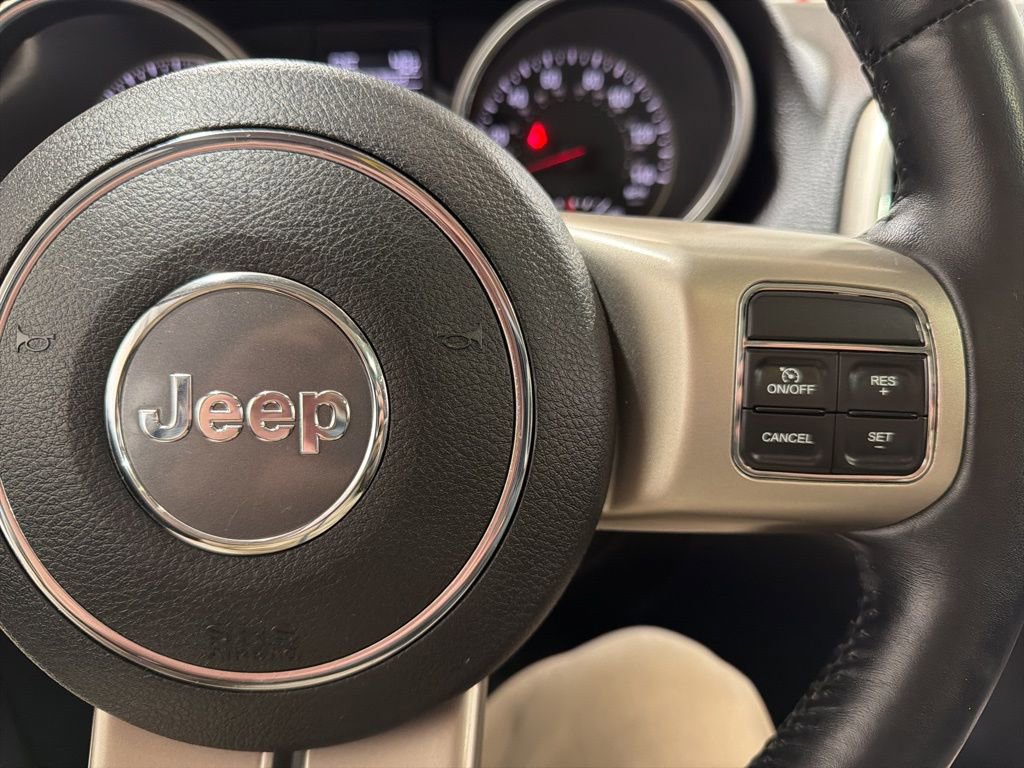 Used 2013 Jeep Grand Cherokee Laredo image 26