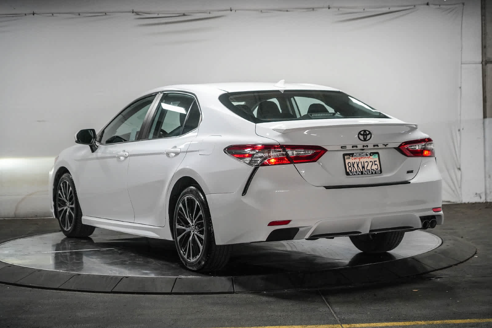 Certified 2019 Toyota Camry SE w/ Carpet Mat Package FWD image 5