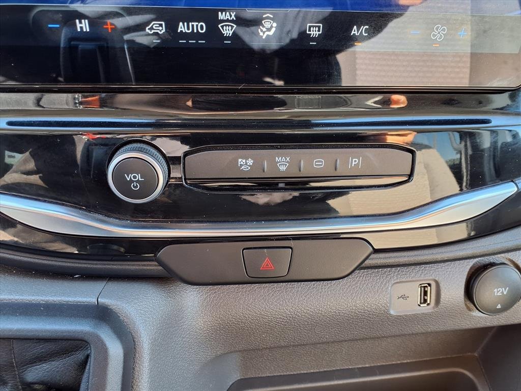 Used 2023 Ford Transit 350 XLT image 19