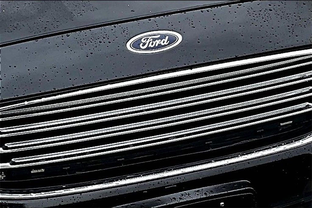 Used 2018 Ford Fusion SE w/ Equipment Group 201A image 23