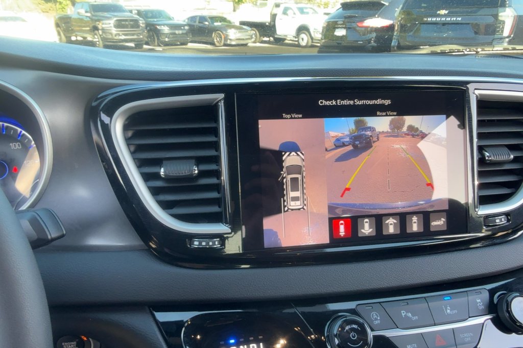 Used 2026 Chrysler Pacifica Select FWD image 17