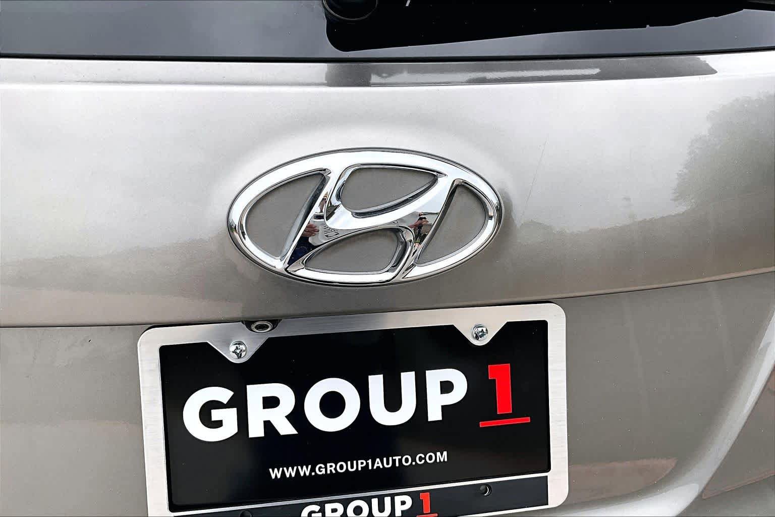 Used 2017 Hyundai Santa Fe Sport FWD image 30