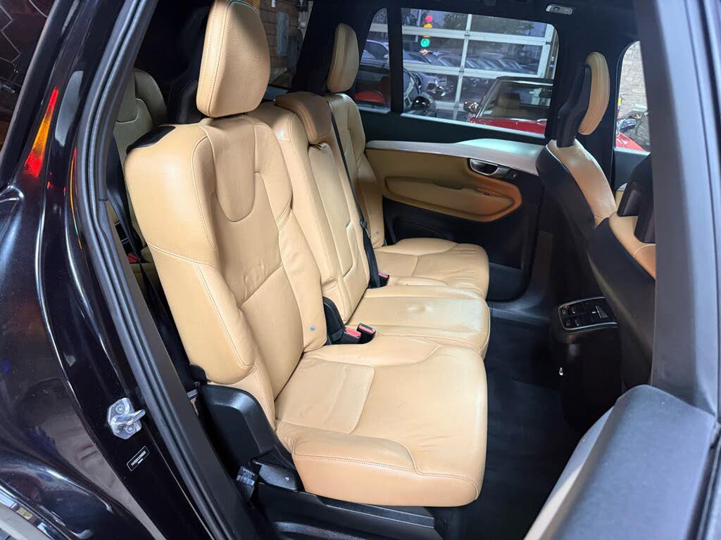 Used 2018 Volvo XC90 T5 Momentum w/ Convenience Package FWD image 26