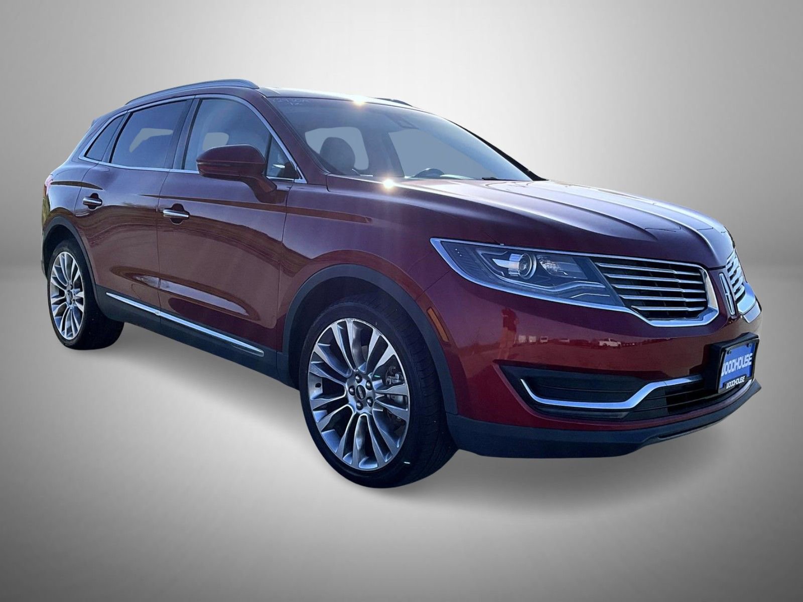 Used 2017 Lincoln MKX Reserve w/ Driver Assistance Package AWD/4WD image 3