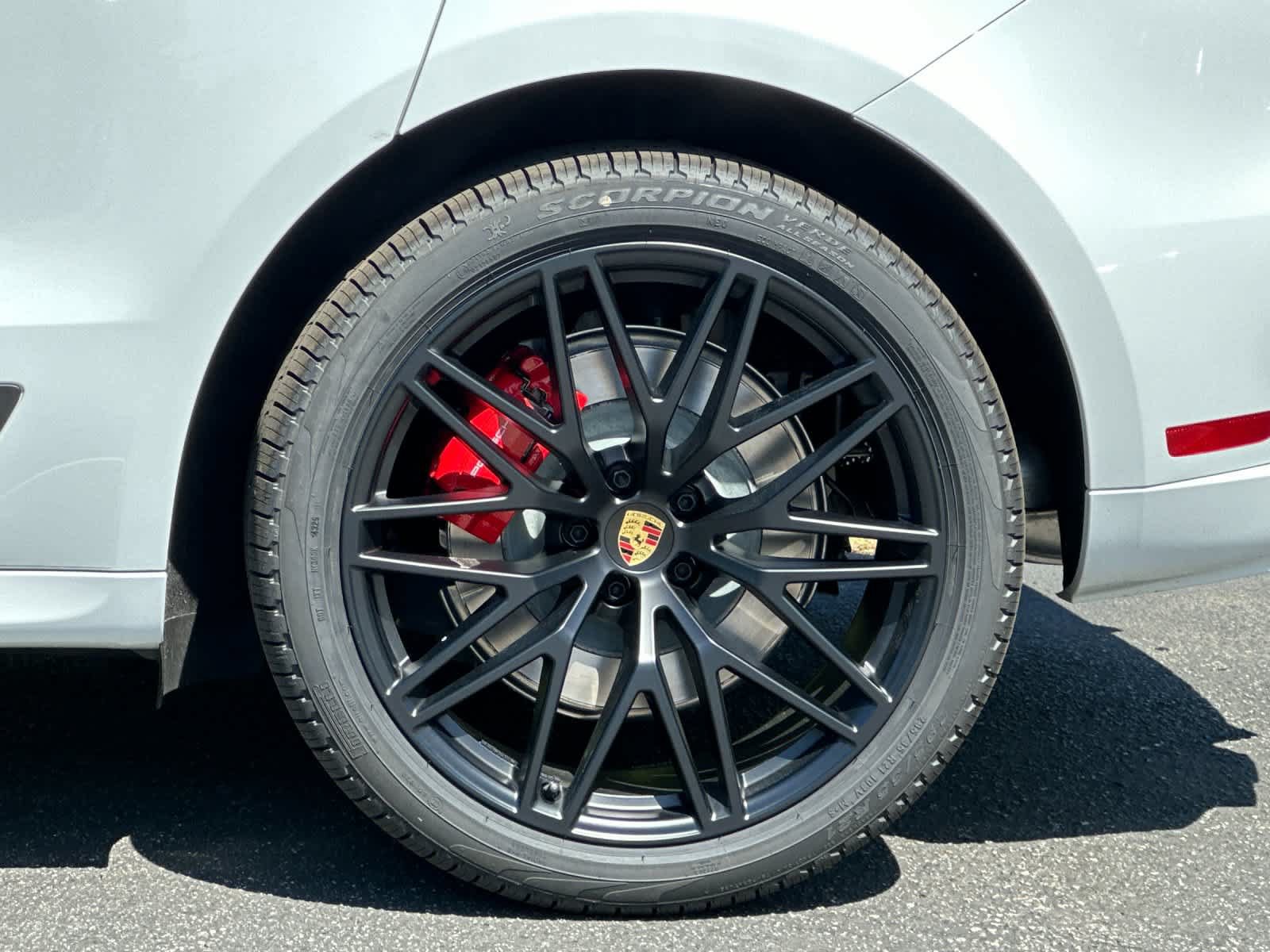 New 2026 Porsche Macan GTS AWD/4WD image 31