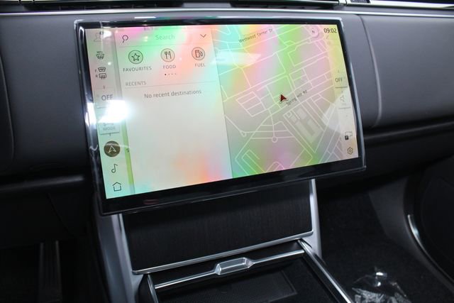 New 2026 Land Rover Range Rover Long Wheelbase SE image 16