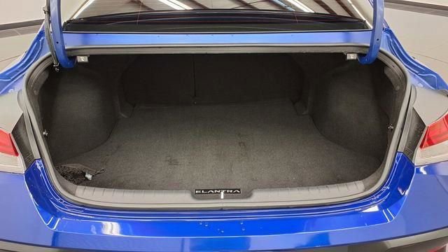 Used 2025 Hyundai Elantra SEL image 14