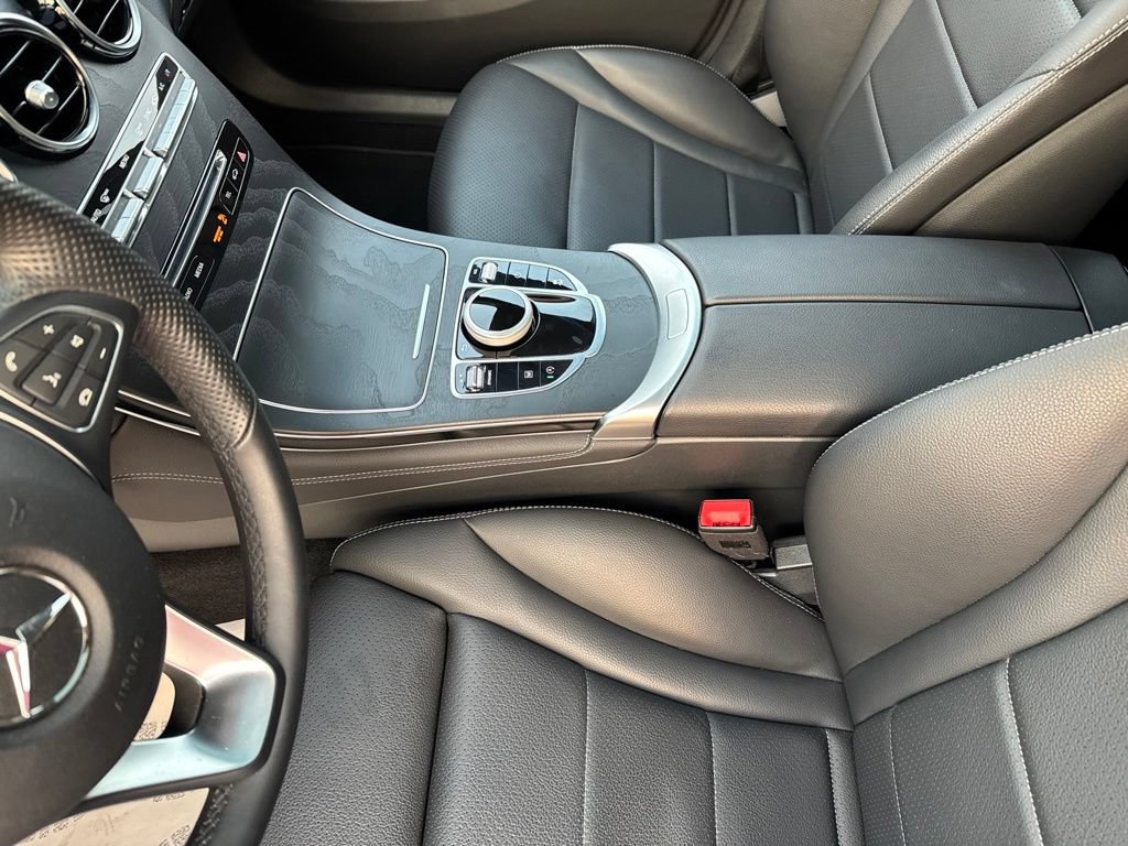 Used 2019 Mercedes-Benz GLC 300 4MATIC w/ Premium Package image 25