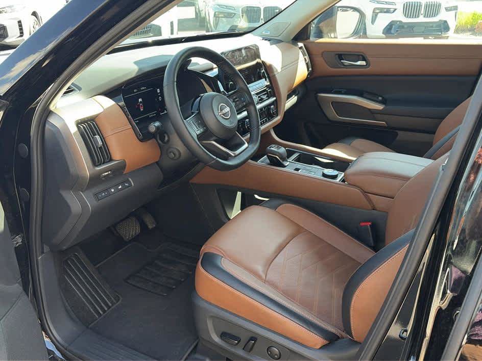 Used 2024 Nissan Pathfinder Platinum AWD/4WD image 21