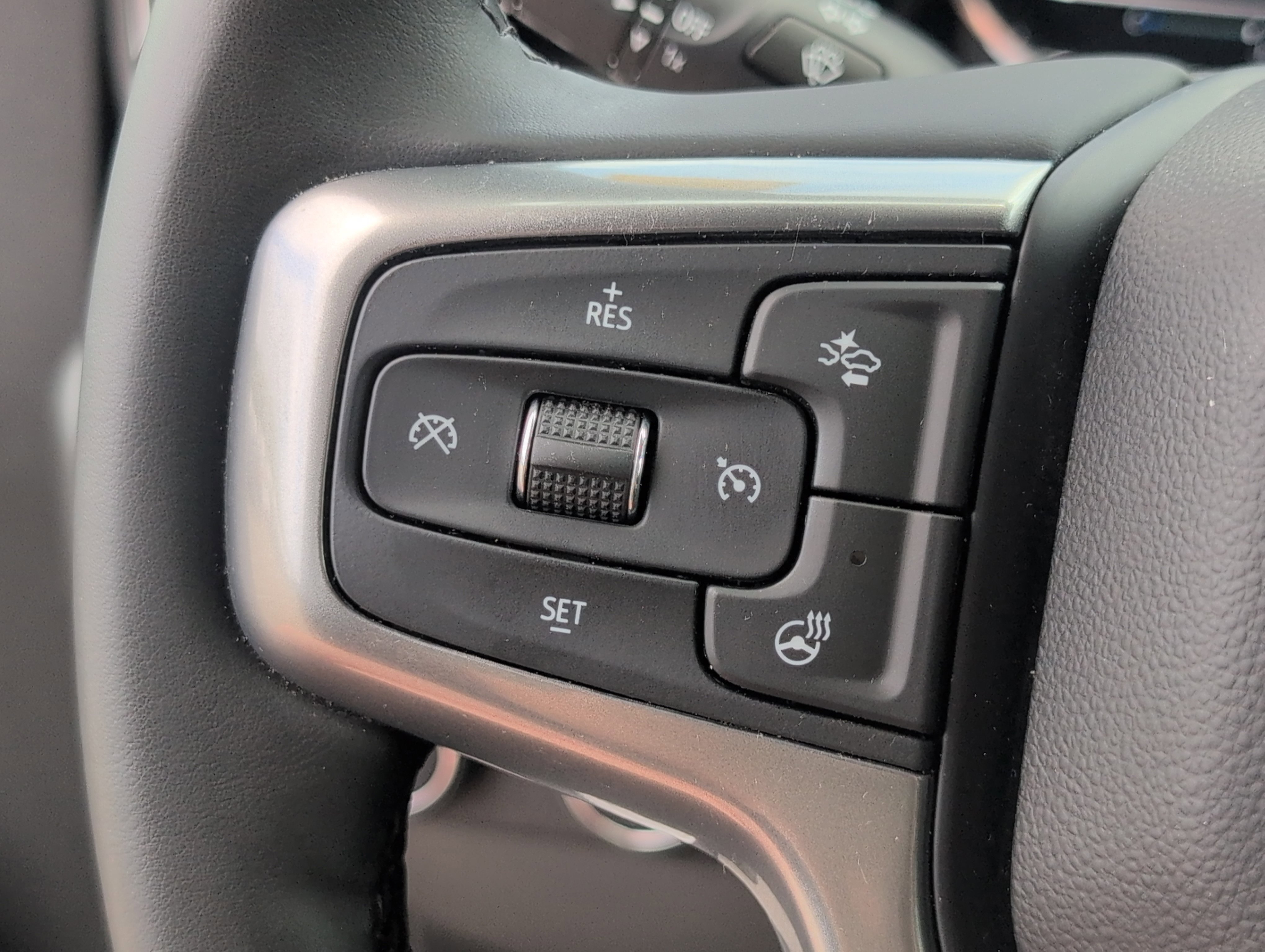 Used 2024 Chevrolet Silverado 1500 LT AWD/4WD image 25