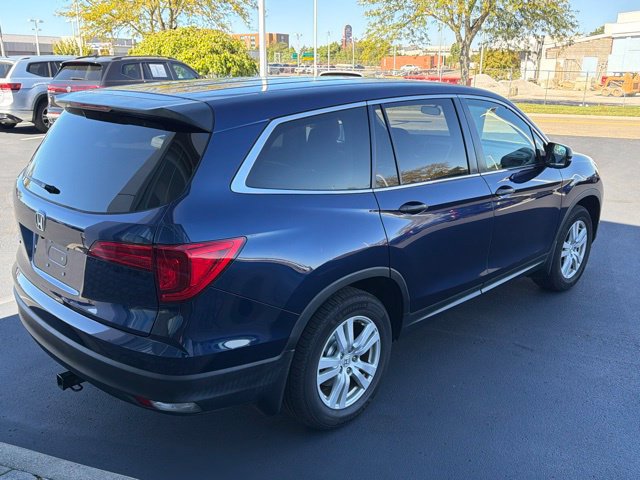 Used 2017 Honda Pilot LX image 3