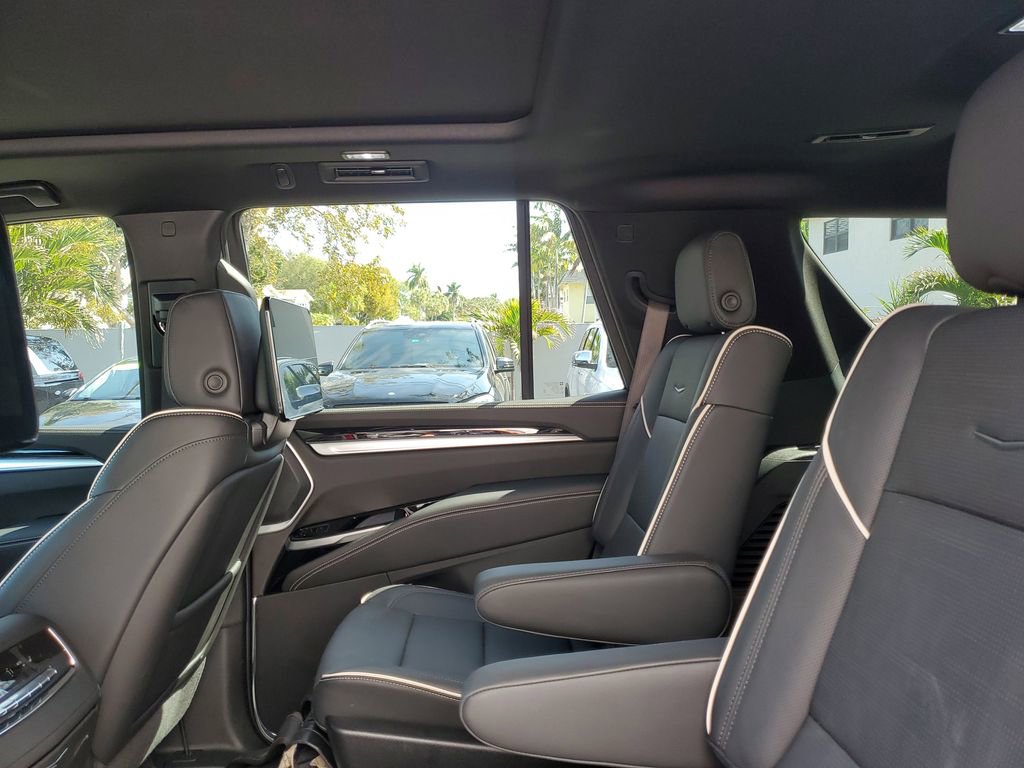 Used 2026 Cadillac Escalade Sport w/ LPO, ONYX Package image 16