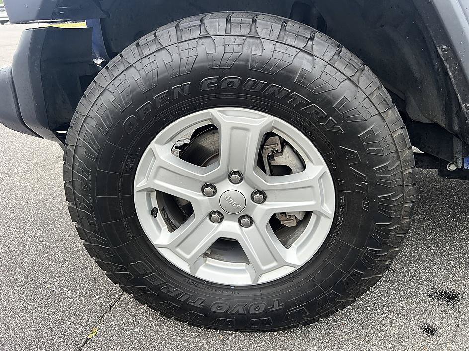 Used 2018 Jeep Wrangler Unlimited Sport S AWD/4WD image 9
