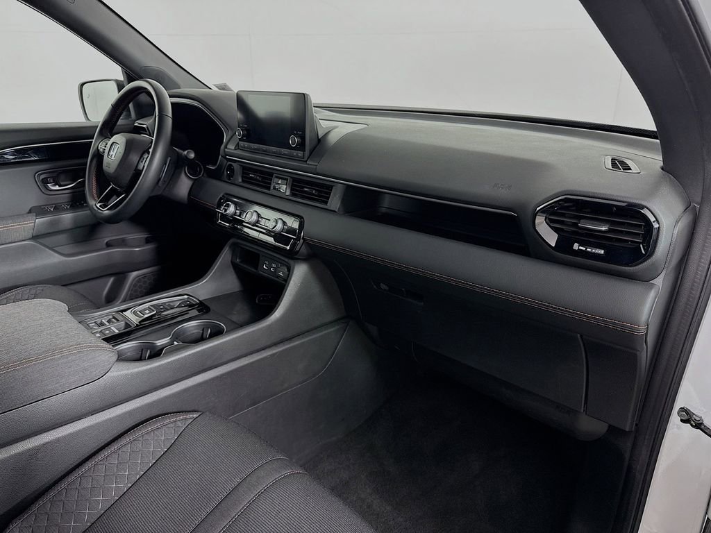 Certified 2023 Honda Pilot Sport image 24