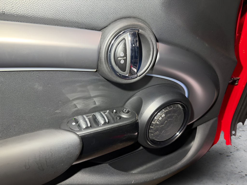 Used 2022 MINI Cooper S FWD image 9