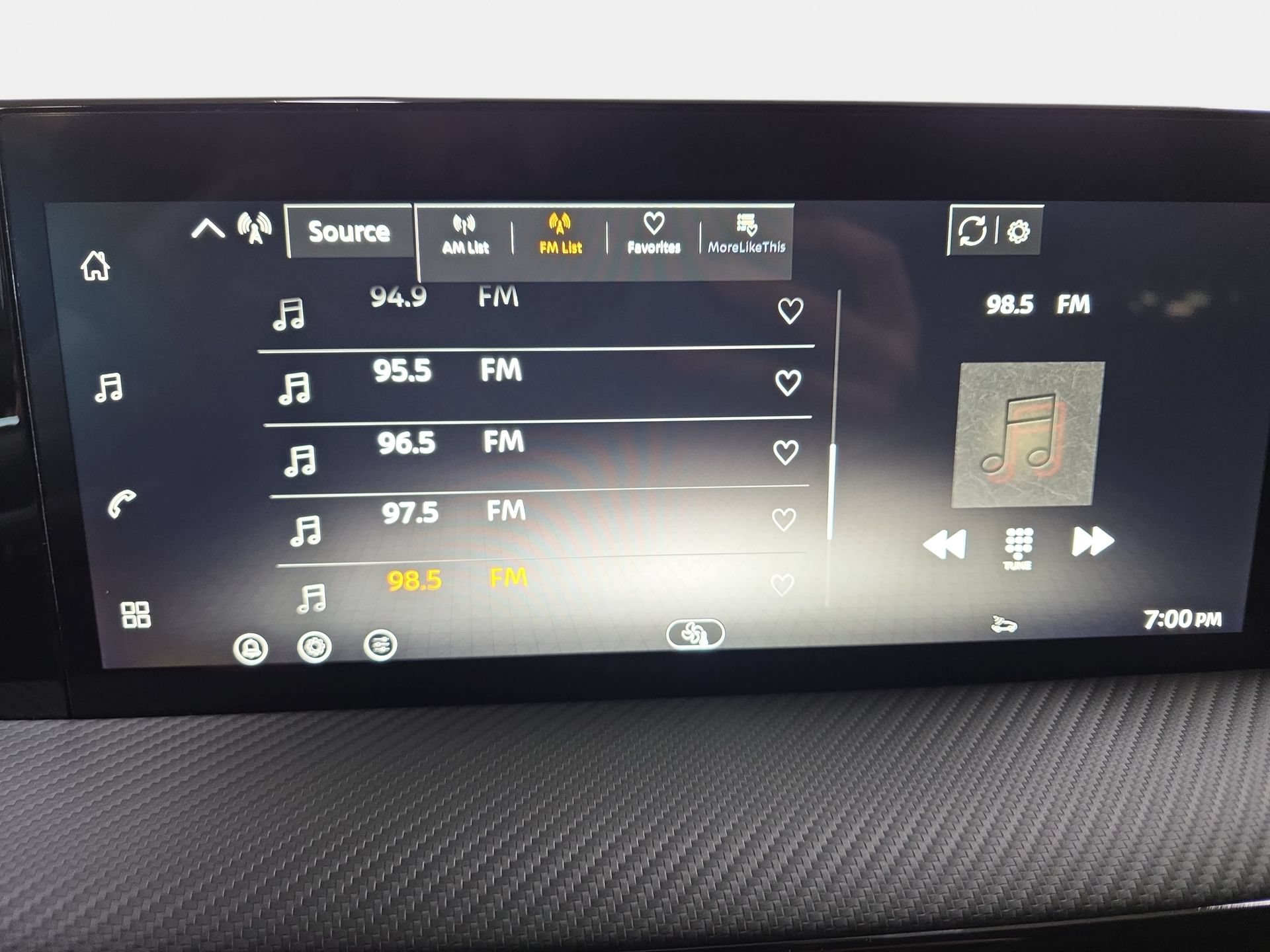 New 2026 Nissan Kicks SR FWD image 21