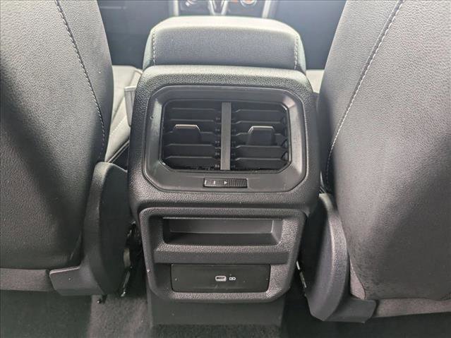 Used 2024 Volkswagen Taos SE image 16