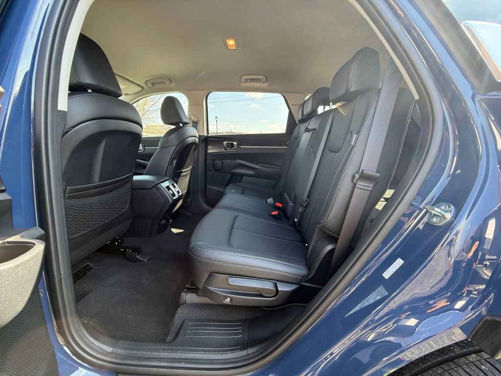 Certified 2025 Kia Sorento S image 26