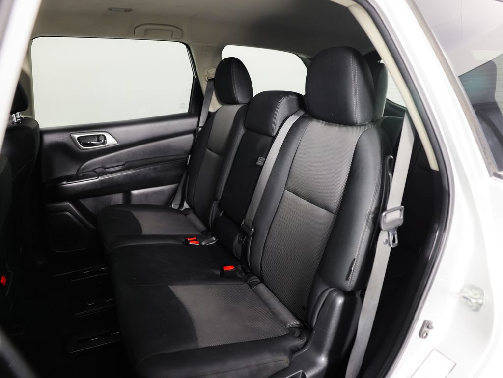 Used 2019 Nissan Pathfinder SV FWD image 16