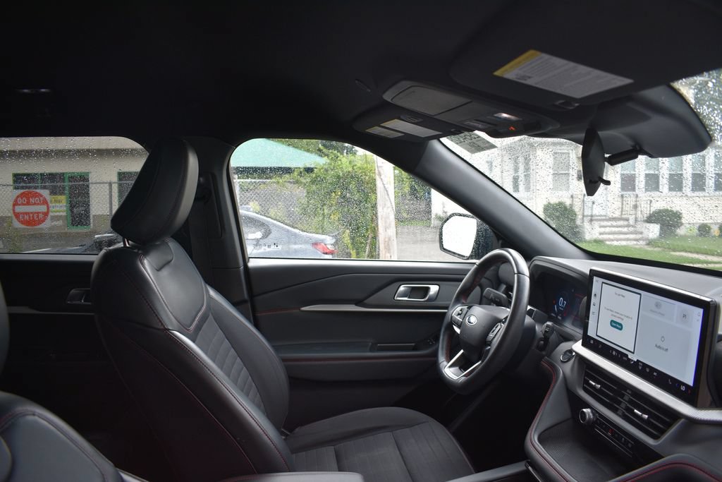 Used 2025 Ford Explorer ST-Line AWD/4WD image 20