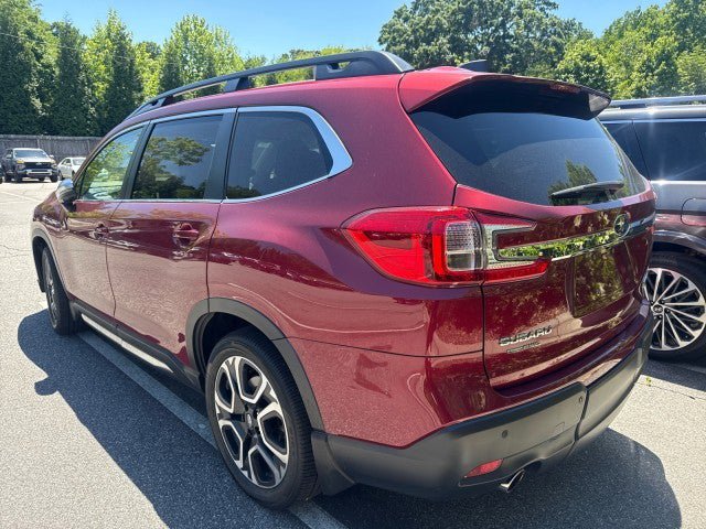Used 2023 Subaru Ascent Limited w/ Technology Package AWD/4WD image 3