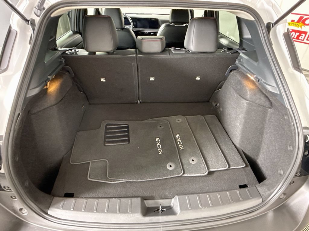 Used 2025 Nissan Kicks SR AWD/4WD image 27