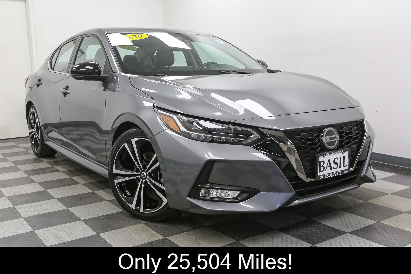 Used 2020 Nissan Sentra SR w/ Premium Package FWD image 2
