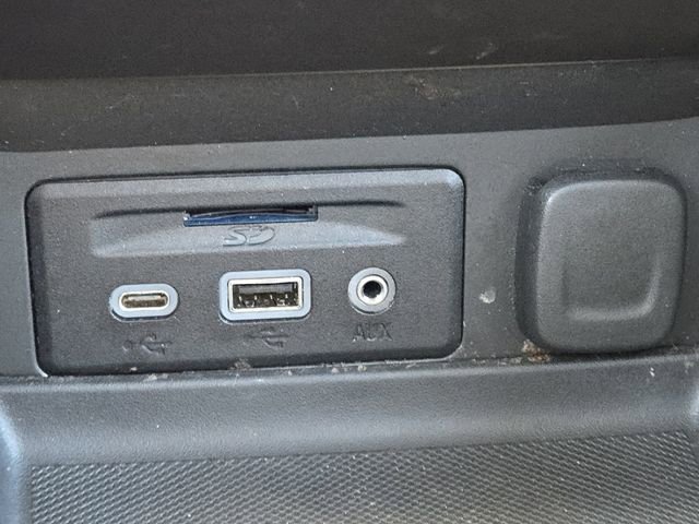 Used 2022 GMC Terrain AT4 image 7