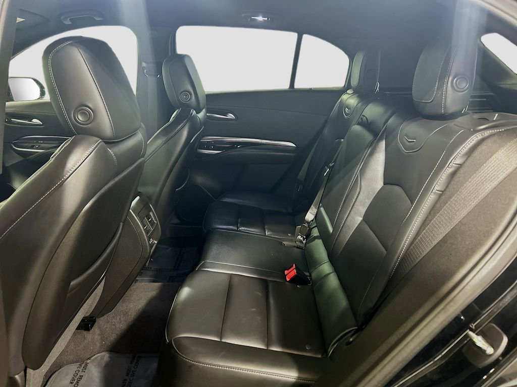 Used 2022 Cadillac XT4 Luxury w/ Cold Weather Package FWD image 21