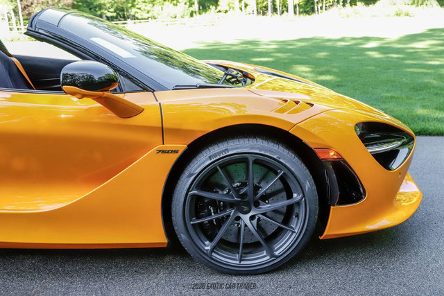 Used 2026 McLaren 750S Spider RWD image 11
