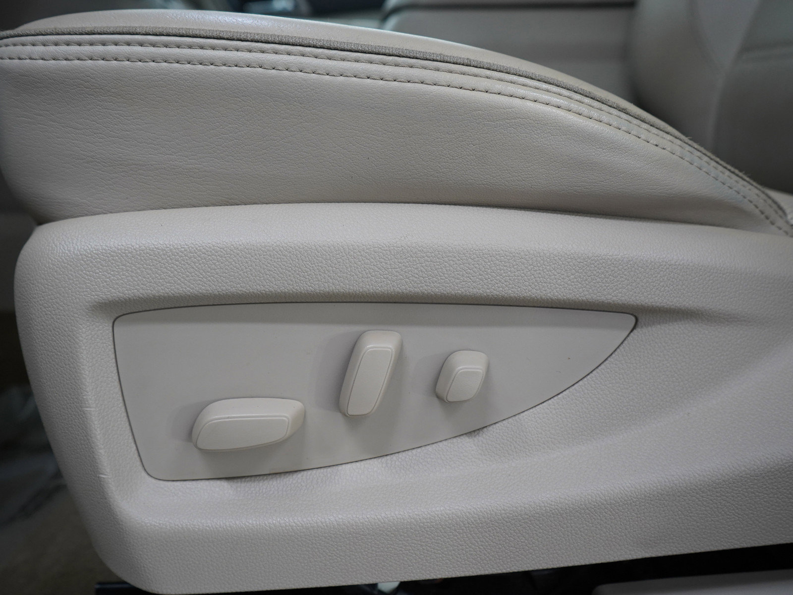 Used 2018 GMC Yukon Denali image 29