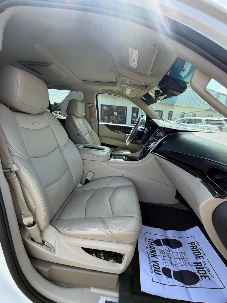 Used 2018 Cadillac Escalade Premium Luxury RWD image 10