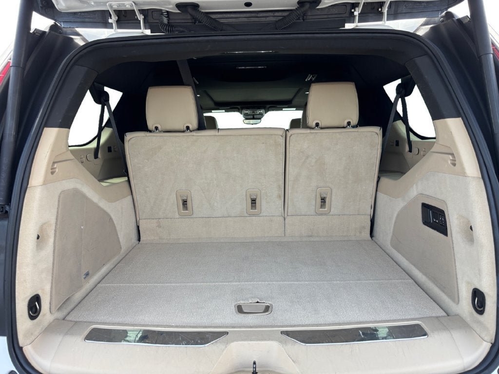 Certified 2023 Cadillac Escalade ESV Premium Luxury w/ Performance Package AWD/4WD image 19