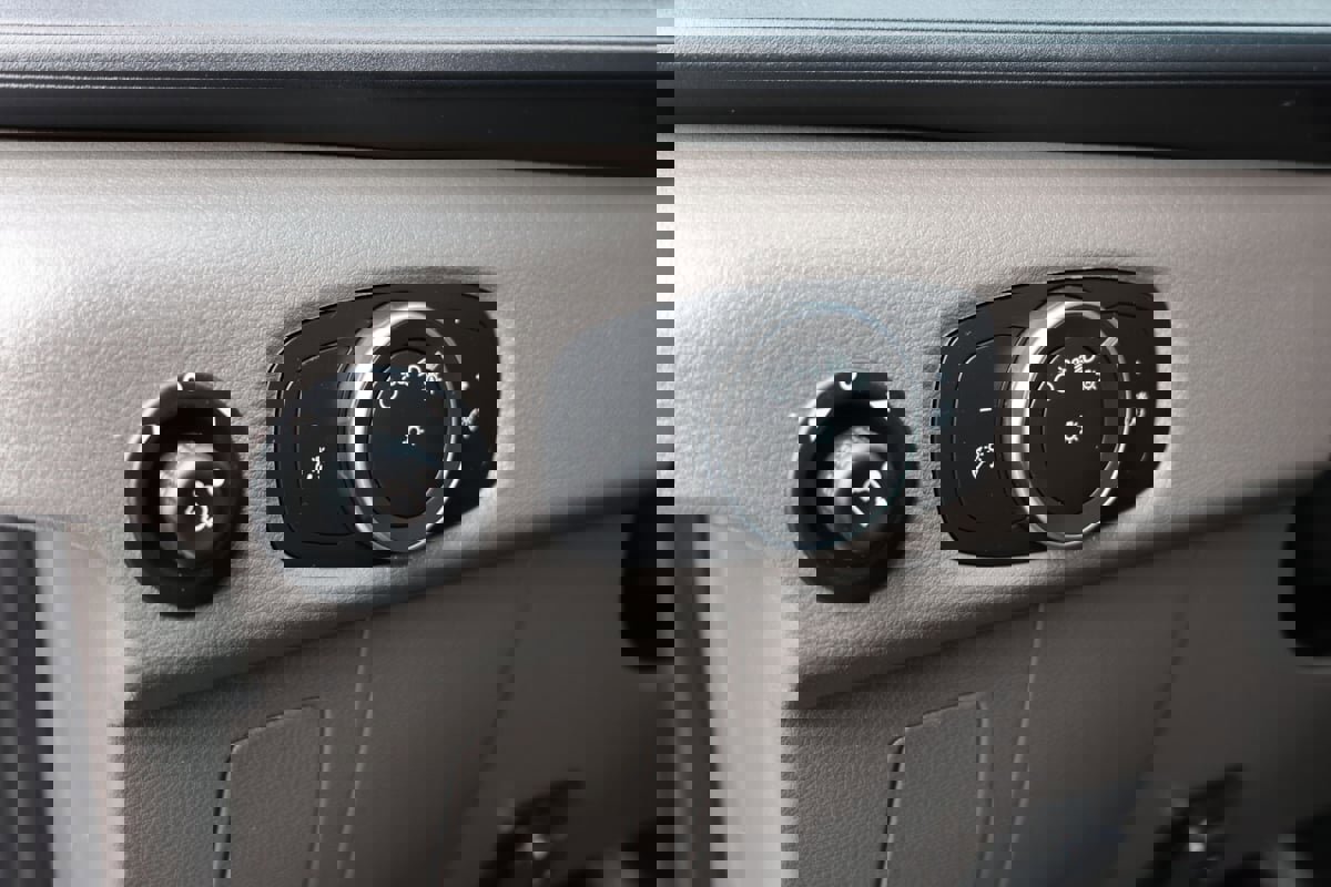 Used 2023 Ford Transit 350 DRW image 19