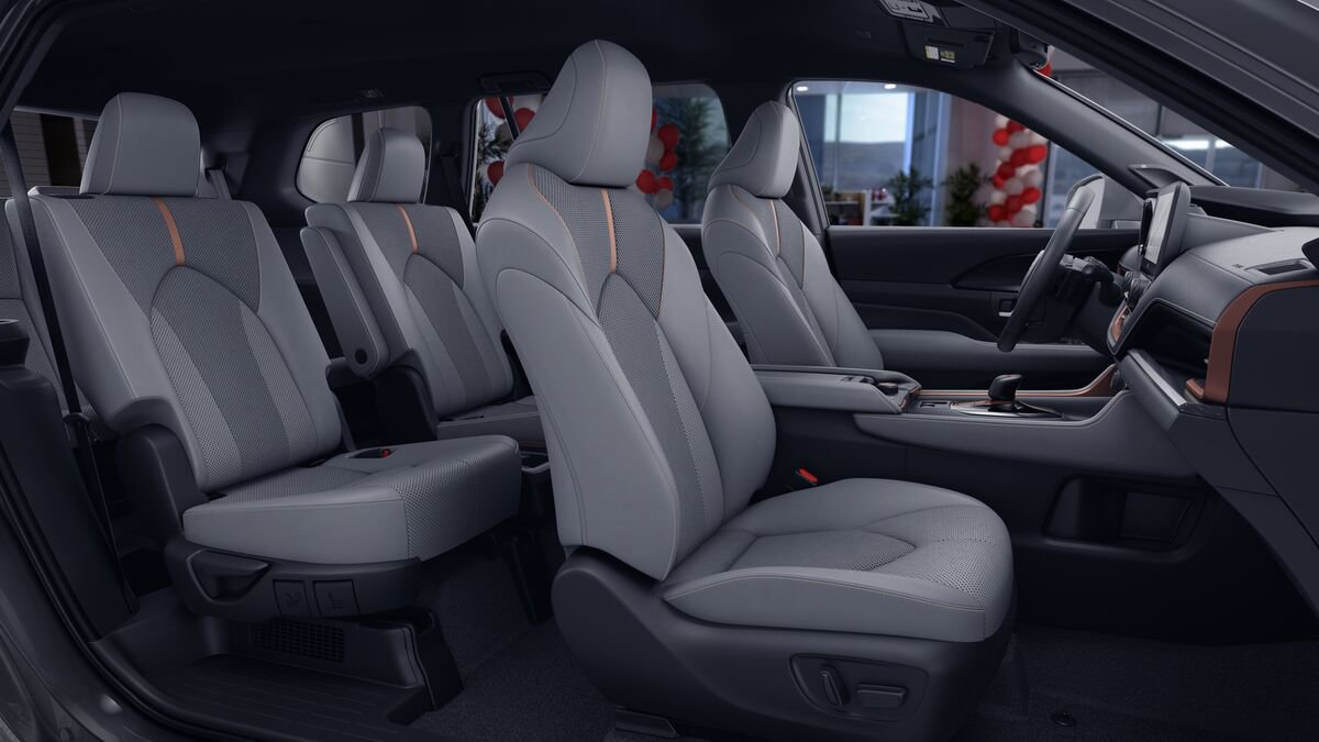 New 2026 Toyota Grand Highlander AWD Hybrid image 23