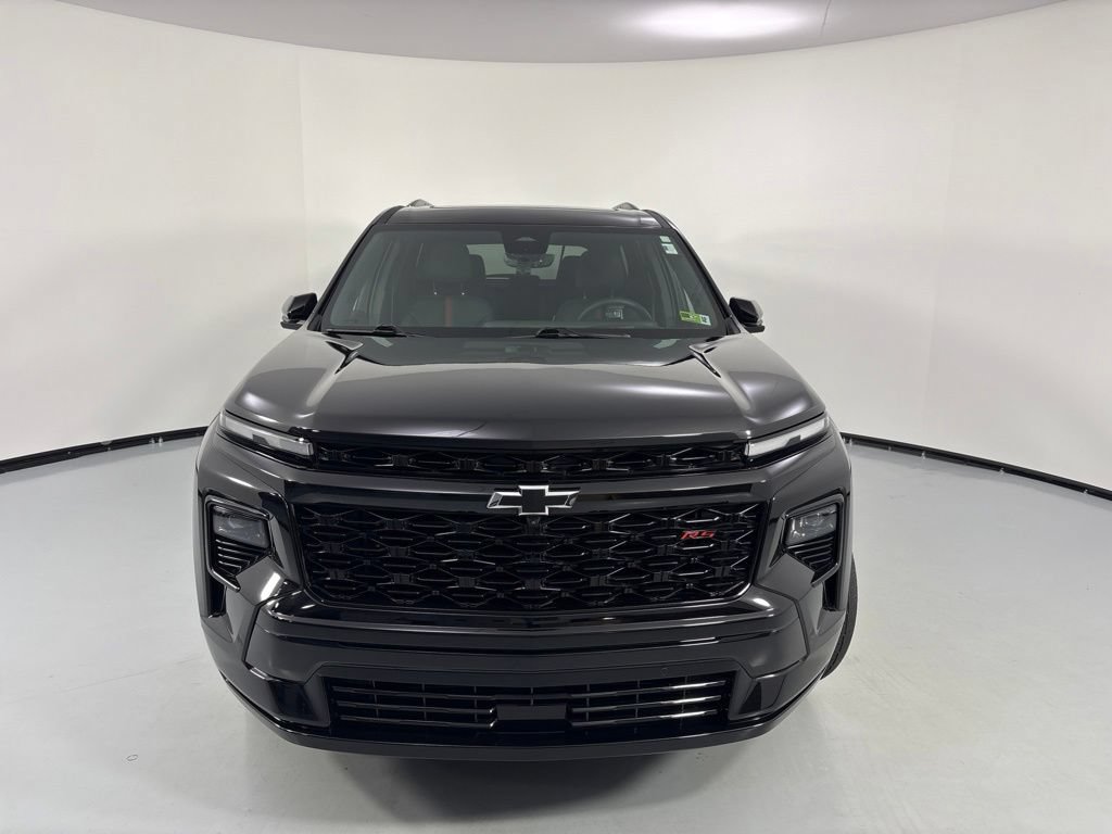 Used 2024 Chevrolet Traverse RS w/ LPO, Floor Liner Package AWD/4WD image 2