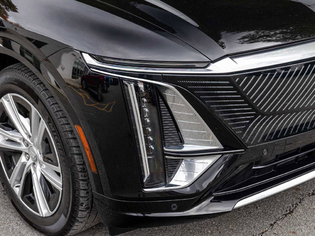 Used 2024 Cadillac Lyriq Tech AWD/4WD image 35