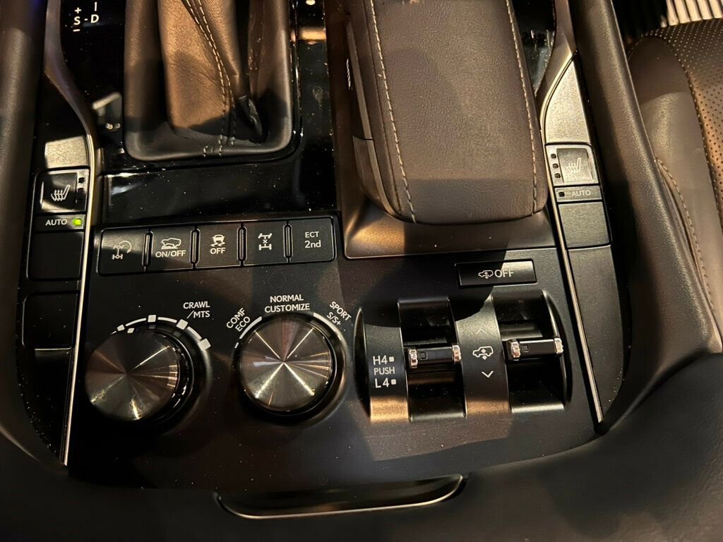 Used 2018 Lexus LX 570 4WD image 21