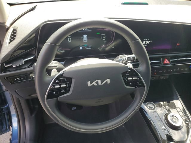 Used 2023 Kia Niro EX FWD image 19